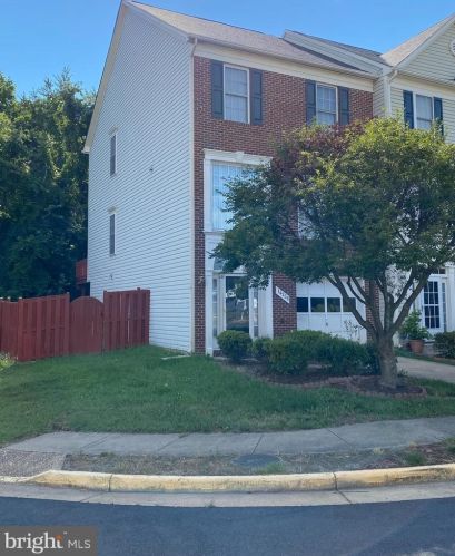 14236 Madrigal Dr, Woodbridge VA  22193-7916 exterior