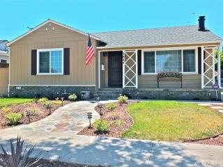 2844 Candlewood St, Lakewood, CA 90712-2128