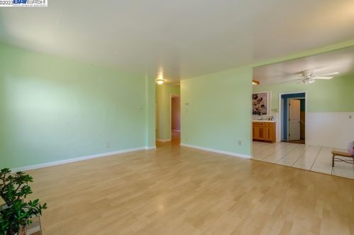 17248 Via Alamitos, San Lorenzo, CA 94580-2851