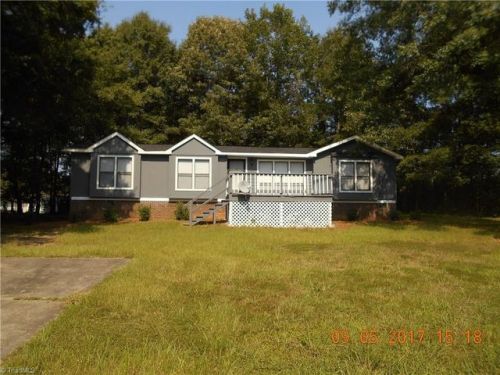 343 Wilshire Dr, Eden, NC 27288-2852