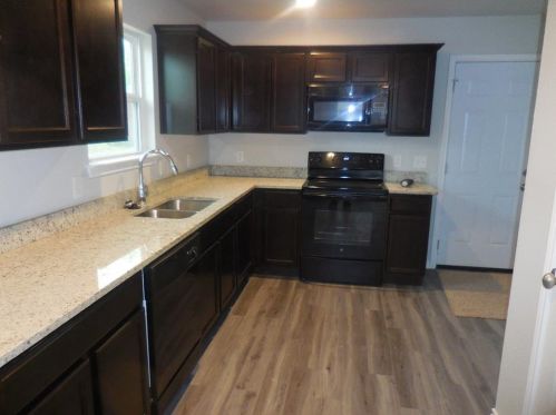 3206 Roberts St, Greenville TX  75401-4588 exterior