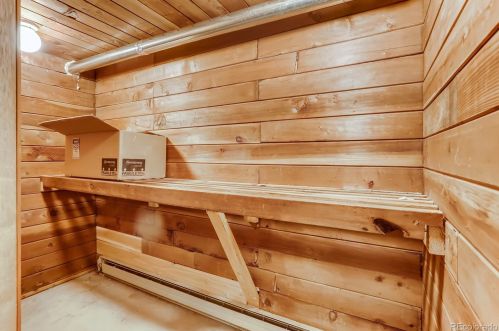 678 Jasmine Way, Denver CO 80224-1211 exterior