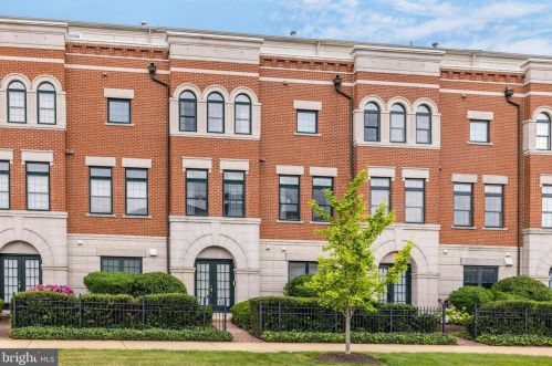 12158 Chancery Station Cir, Herndon, VA 20190-5803