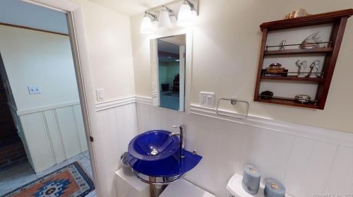 170 Giddings Ave, Windsor CT 06095-3743 exterior