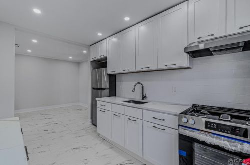 154 Midland Pl, Newark NJ  07106-3311 exterior