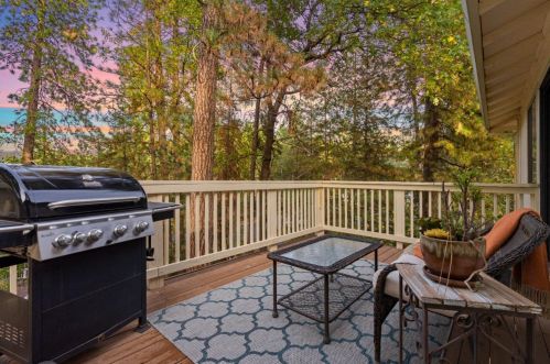 11726 Upper Circle Dr, Grass Valley CA  95949-6666 exterior