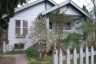 1212 Donovan St, Seattle WA  98108-4835 exterior