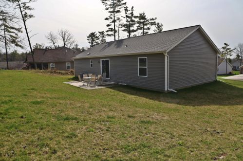 1413 Pinewood Ct, Bellefontaine OH  43311-8905 exterior