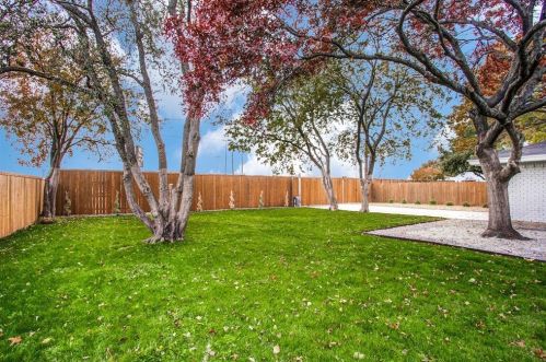 10905 Damon Ln, Dallas TX  75229-3839 exterior