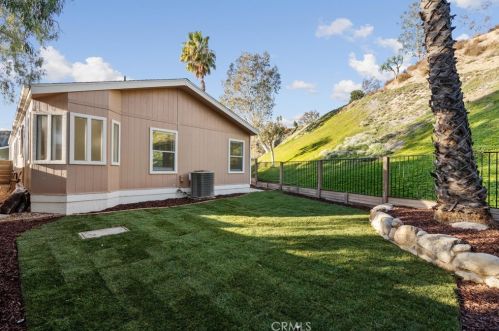 20077 Summit View Ct, Santa Clarita CA  91351-5709 exterior