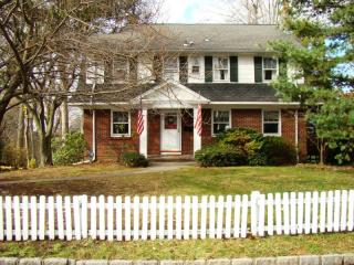 13 Birkendene Rd, West Caldwell NJ  07006-5701 exterior