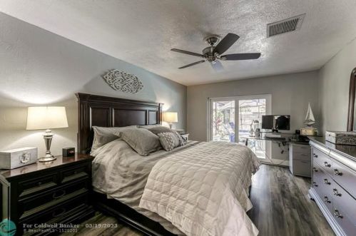 2399 Floresta Dr, Fort Pierce FL  34984-5218 exterior