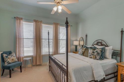 3101 Oak Crest Dr, Lewisville TX  75022-5268 exterior