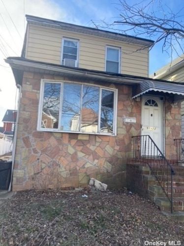 91-18 211th St, Jamaica, NY 11428-1012
