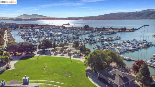 254 E St, Benicia CA  94510-3274 exterior