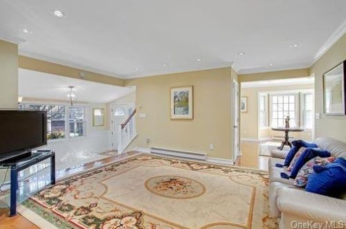 9 Harwood Ave, White Plains, NY 10603-3205