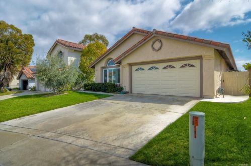 1603 Madrid Dr, Vista, CA 92081-5006