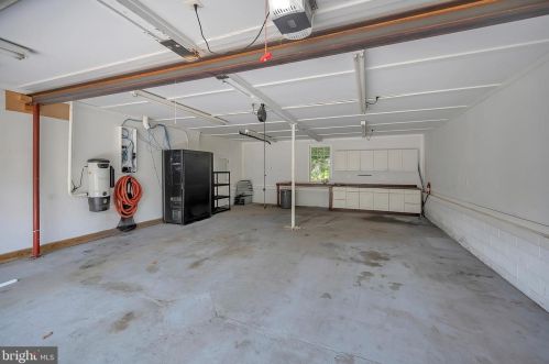 6103 Windsor Dr, Fredericksburg VA  22407-5036 exterior