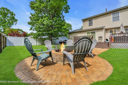 51 Camden Dr, Bricktown NJ 08723-7552 exterior