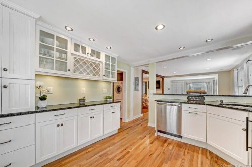 12 Sperry St, Milford CT  06460-7938 exterior