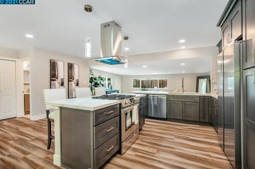 1704 Greer Ave, Concord CA  94521-2244 exterior