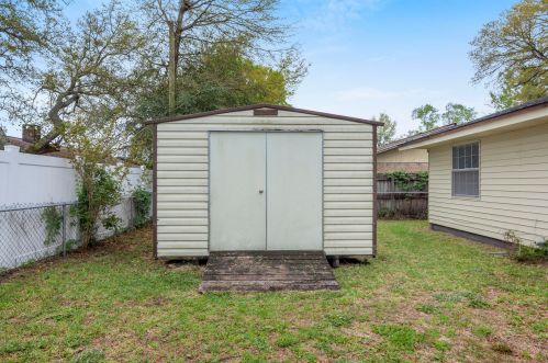 88 9th St, Shalimar FL  32579-1431 exterior