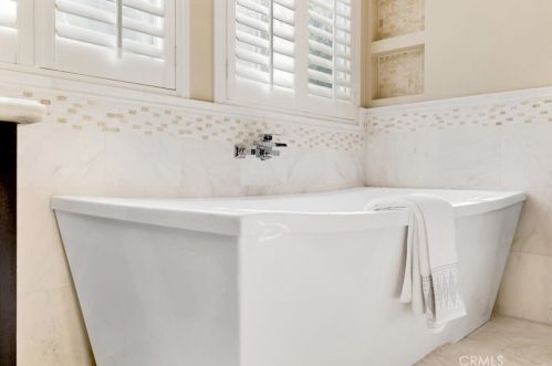 2340 Robinhood Pl, Orange CA  92867-1851 exterior