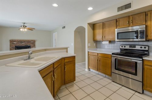 7009 Taro Ln, Glendale AZ  85308-5779 exterior