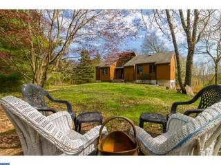 1418 Scenic Dr, Downingtown, PA 19335-4034