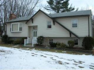 18 Liberty St, Salem, NH 03079-2408