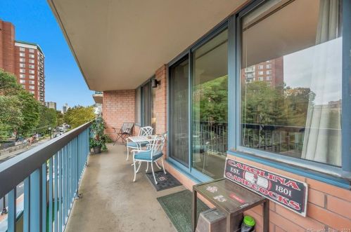 25 Forest St, Stamford CT 06901-1868 exterior