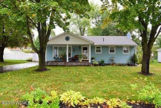40 Wintergreen Rd, Glens Falls, NY 12804-9417