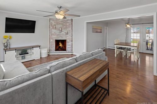 42 Middlebury St, Stamford, CT 06902-4441