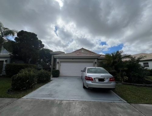 4000 Sea Grape Cir, Delray Beach FL  33445-3525 exterior