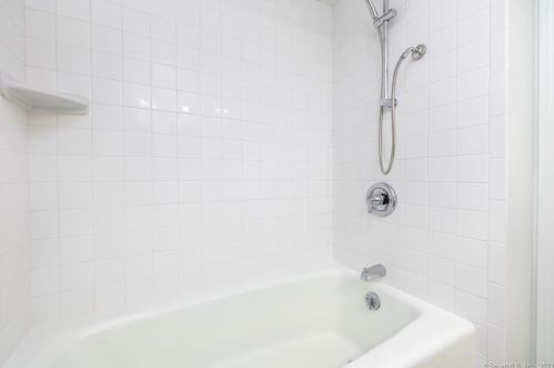 85 Litchfield Rd, Litchfield CT  06759-3000 exterior