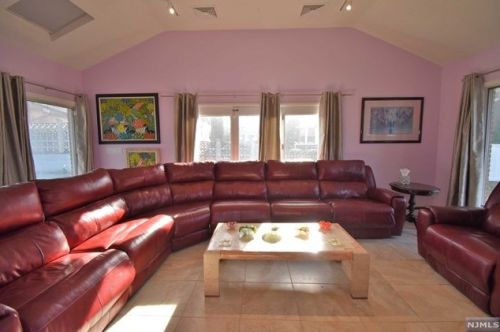 26 Elmwood Ter, Elmwood Park NJ  07407-1729 exterior