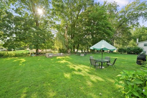 9 Maple Ct, Washingtonville NY  10992-1702 exterior