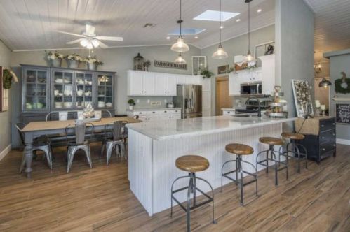 1135 109th St, Mesa, AZ 85207-3211