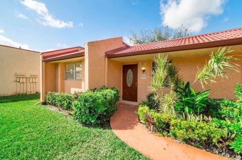 401 Lake Helen Dr, West Palm Beach, FL 33411-2276