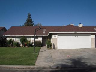 3361 Forestiere Ave, Fresno CA  93722-7114 exterior