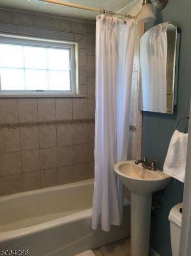 10 Oakwood Ct, Fanwood NJ  07023-1162 exterior