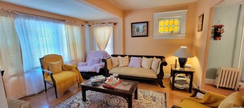 1478 Hicks St, Bronx, NY 10469-1707
