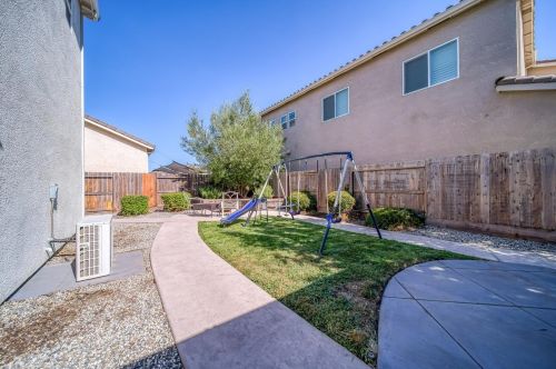 1652 Sephos St, Manteca CA  95337 exterior