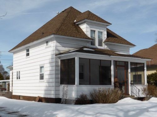 703 6th St, Peplin, WI 54455-1618
