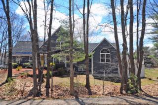 7 Boness Ln, Stratham, NH 03885-2144