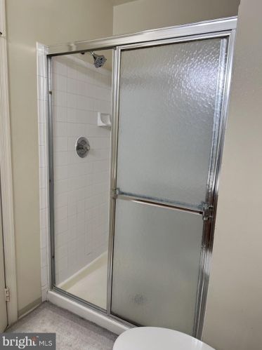 6053 Ponhill Dr, Woodbridge VA  22193-3952 exterior