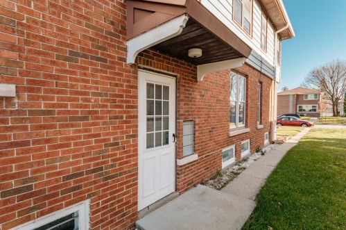 3835 52, Milwaukee WI 53220-3208 exterior