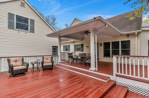 115 Grove St, Wallingford, CT 06492-1608