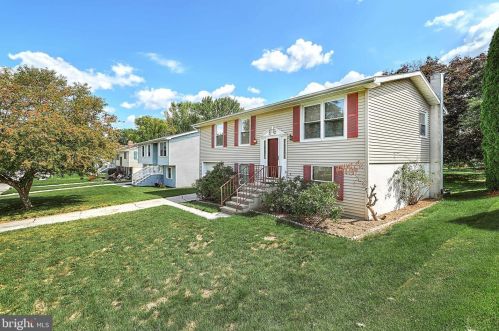 48 Earl St, Hanover, PA 17331-4012