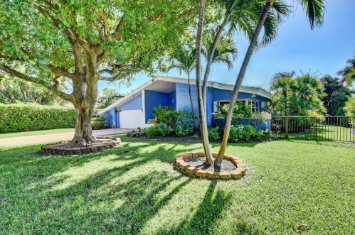 1919 Spanish Trl, Delray Beach, FL 33483-4960